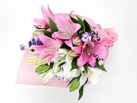 Flower Delivery Japan Tokyo | White & Pink Lilies Bouquet
