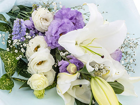 funeral-flower-japan-white-lilies-bouquet