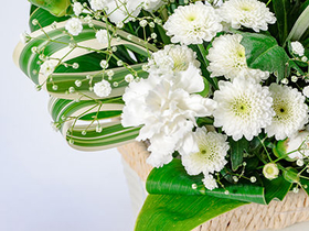 Funeral Flower Japan – Mums Arrangement